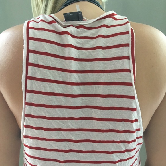 Staring at stars red striped crop - Picture 3 of 4